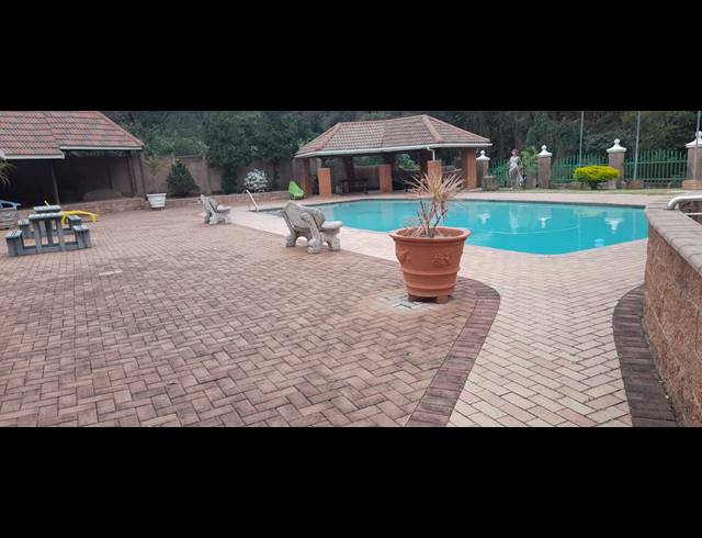 2 BEDROOM GATED ESTATE FOR SALE IN ESCOMBE